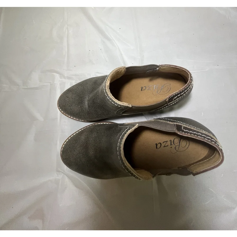 Biza size 36/ 5.5-6  Carson Gray Leather Slip On Booties